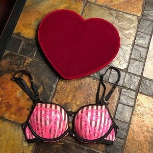 EUC Victoria’s Secret Very Sexy Push Up Bra